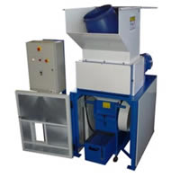 Trituratore e granulatore in linea